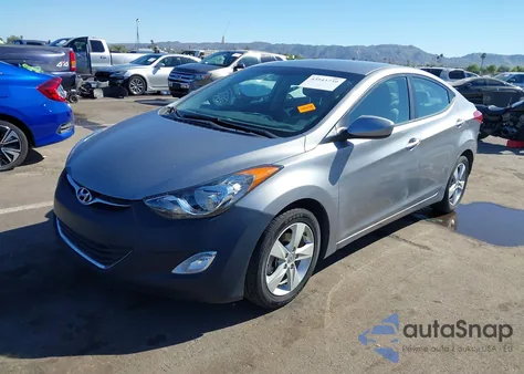 2013 Hyundai Elantra Gls z USA, uszkodzony, nr VIN KMHDH4AE2DU998612